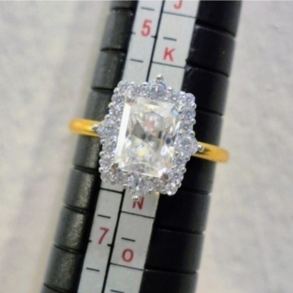 GRA Certified 4 CT* Radiant-cut & Round Brilliant Cut Halo Moissanite Ring